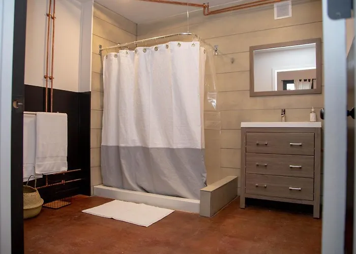 Eco Friendly Loft In Center City, Contactless Check In - Hive Room